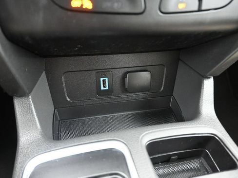 Used 2017 Ford Escape SE AWD/4WD image 22