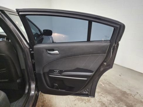 Used 2019 Dodge Charger SXT image 33