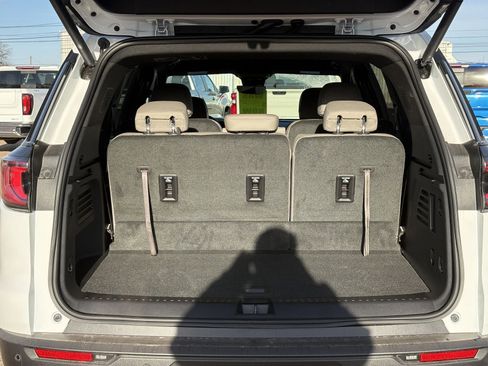 New 2026 GMC Acadia Elevation image 17