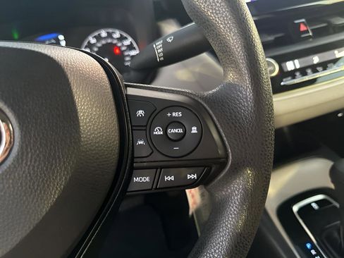 Used 2023 Toyota Corolla LE image 31