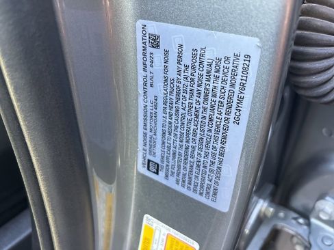 Used 2024 Chevrolet Silverado 2500 Custom w/ Custom Value Package image 3