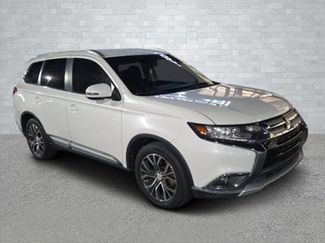 Used 2017 Mitsubishi Outlander SEL video 1