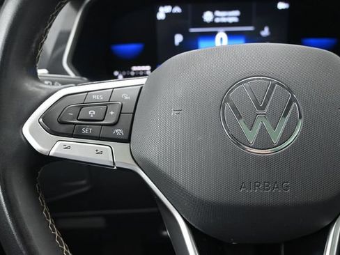 Used 2022 Volkswagen Tiguan SE AWD/4WD image 26
