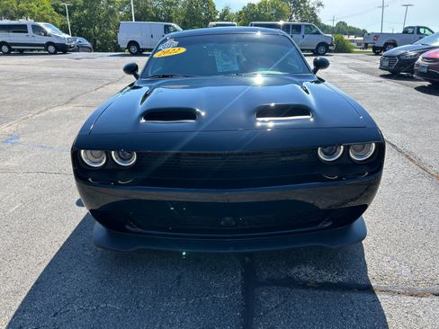 Used 2022 Dodge Challenger SRT Hellcat w/ Plus Package RWD image 4