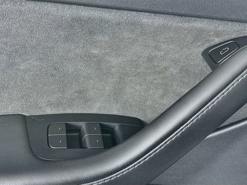 Used 2023 Tesla Model Y Long Range AWD/4WD image 19