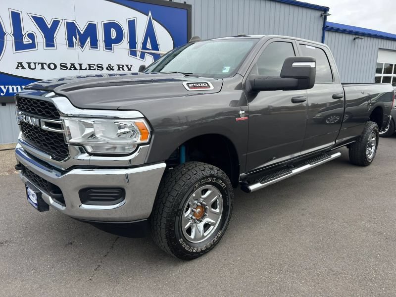 Used 2024 RAM 2500 Tradesman w/ Chrome Appearance Group AWD/4WD image 2