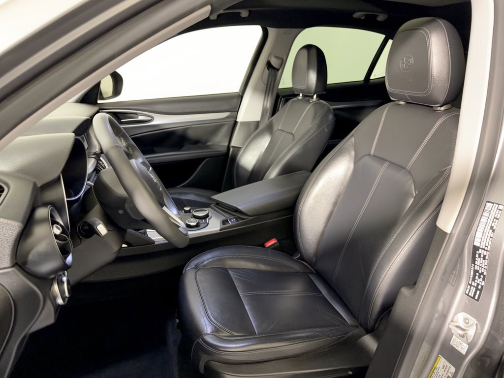 Used 2018 Alfa Romeo Stelvio Ti AWD/4WD image 5