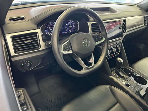 Used 2023 Volkswagen Atlas Cross Sport SE w/ Panoramic Sunroof Package FWD image 13