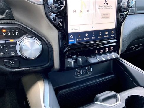 Used 2022 RAM 1500 Laramie w/ Laramie Southwest Edition image 34