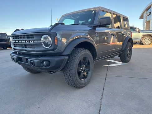 Used 2024 Ford Bronco Black Diamond image 2