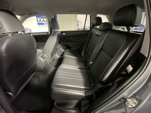 Used 2023 Volkswagen Tiguan SE AWD/4WD image 29