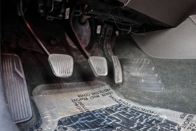 Used 2010 Chevrolet Camaro SS RWD image 28