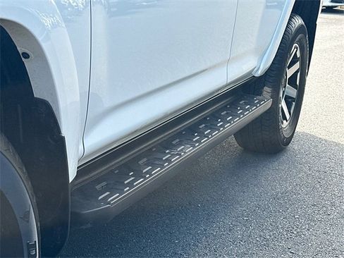 Certified 2024 Toyota 4Runner TRD Off-Road image 5