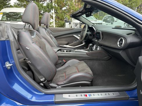 Used 2021 Chevrolet Camaro ZL1 RWD image 33