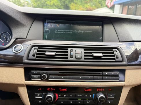Used 2011 BMW 528i Sedan RWD image 31