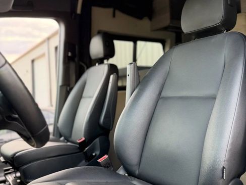 Used 2022 Mercedes-Benz Sprinter 2500 image 17