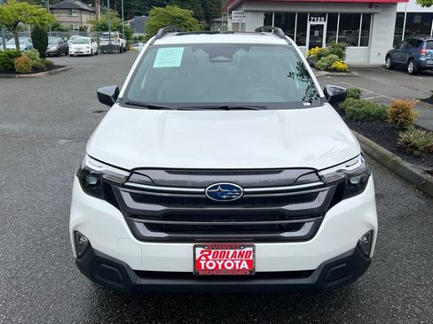 Used 2026 Subaru Forester Premium AWD/4WD image 5
