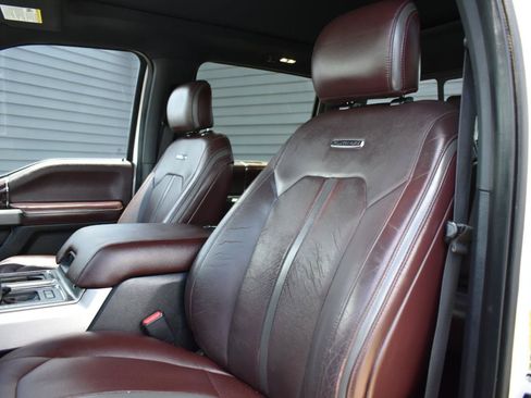 Used 2015 Ford F150 Platinum w/ Equipment Group 701A Luxury AWD/4WD image 22