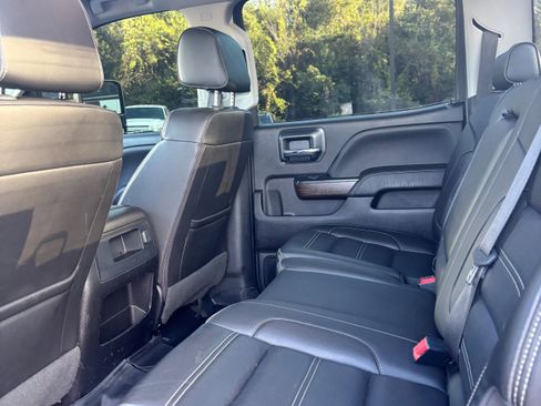 Used 2019 GMC Sierra 2500 Denali w/ Duramax Plus Package image 11