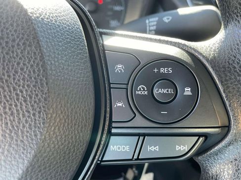 Used 2025 Toyota Corolla LE image 21