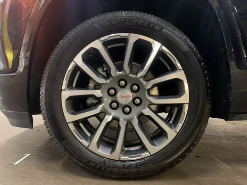 Used 2022 GMC Acadia Denali image 31