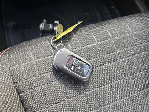 Used 2025 Honda HR-V Sport image 19