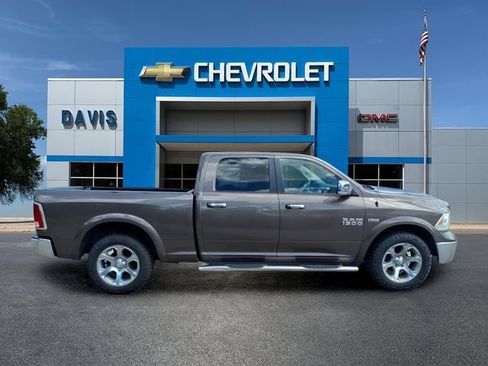 Used 2018 RAM 1500 Laramie AWD/4WD image 2