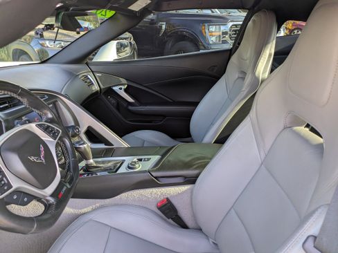 Used 2019 Chevrolet Corvette Z06 w/ Chrome Badge Package image 18