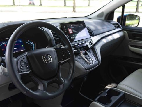 Used 2024 Honda Odyssey EX-L image 16