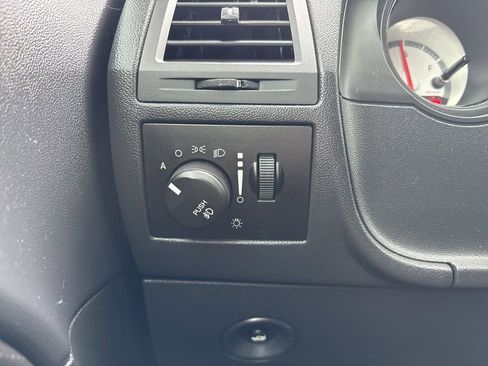 Used 2010 Dodge Challenger R/T image 21