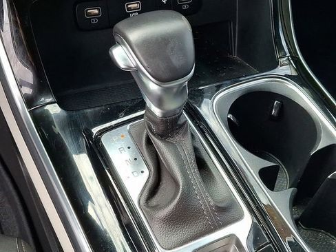 Certified 2024 Kia Carnival EX image 16