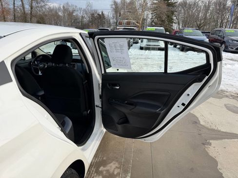 Used 2024 Nissan Versa SV w/ Trunk Package image 12