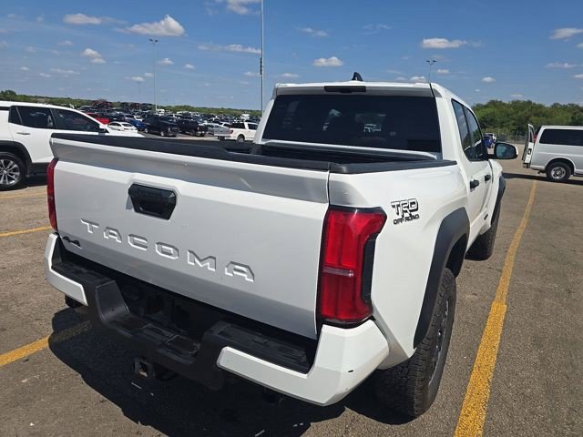 Used 2025 Toyota Tacoma TRD Off-Road AWD/4WD image 3