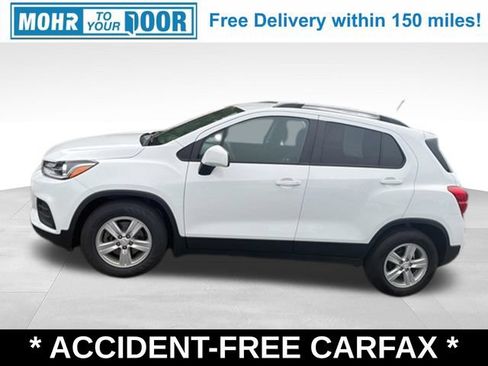 Used 2022 Chevrolet Trax LT FWD image 2