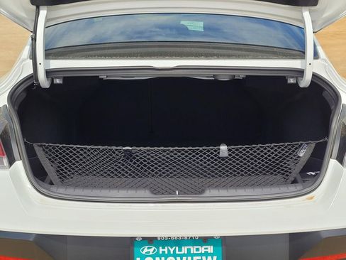 New 2026 Hyundai Elantra Limited FWD image 7
