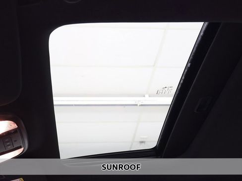 Used 2023 Dodge Durango SRT image 4