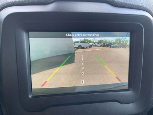 Used 2020 Jeep Renegade Latitude w/ Cold Weather Group AWD/4WD image 6
