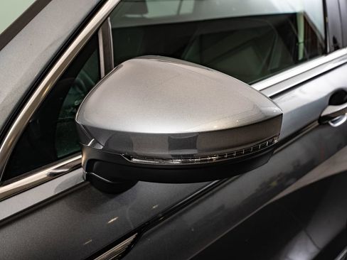Used 2023 Volkswagen Tiguan SE FWD image 15