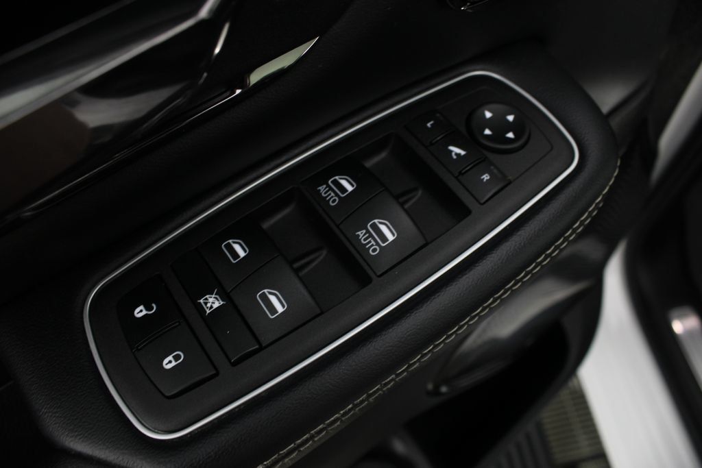 Used 2024 RAM 1500 Limited AWD/4WD image 17