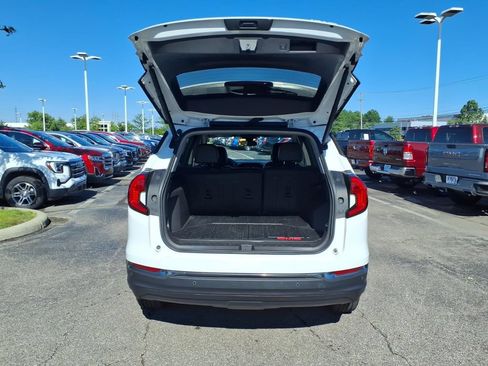 Certified 2024 GMC Terrain AT4 w/ Tech Package AWD/4WD image 11