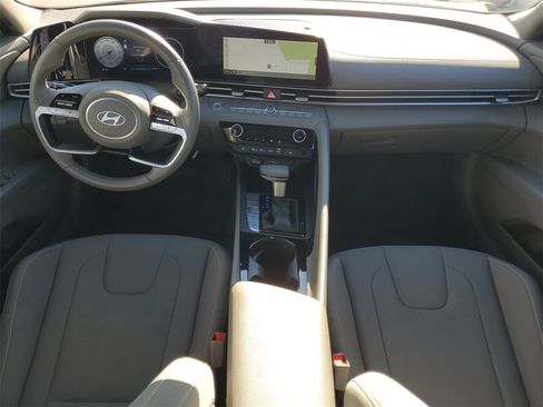 Certified 2025 Hyundai Elantra SEL image 13