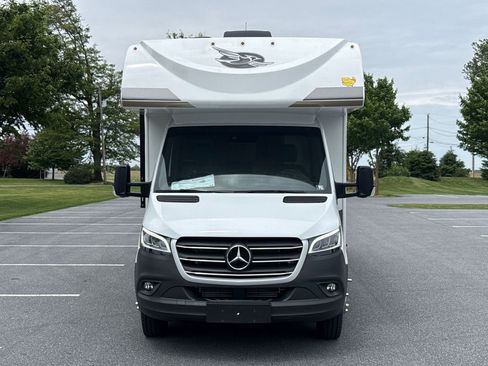 Used 2022 Mercedes-Benz Sprinter 3500 image 2