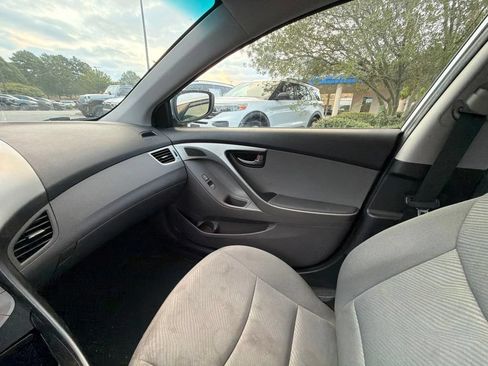 Used 2013 Hyundai Elantra GLS FWD image 7