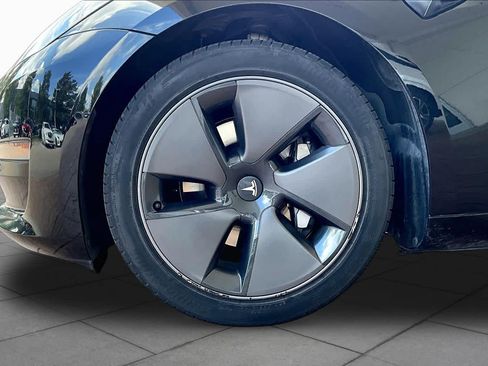 Used 2021 Tesla Model 3 Standard Range Plus RWD image 8