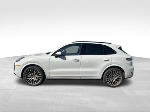 Used 2023 Porsche Cayenne S Platinum AWD/4WD image 3