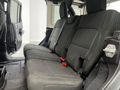 Used 2022 Jeep Wrangler Unlimited Sport image 14
