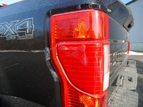 Used 2022 Ford F250 XLT w/ Black Appearance Package image 13