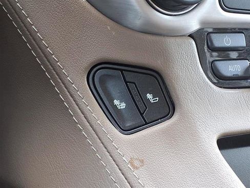 Used 2019 GMC Yukon SLT image 5