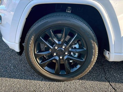 Used 2021 Jeep Grand Cherokee Laredo X image 28