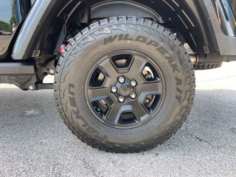 Used 2022 Jeep Gladiator Mojave AWD/4WD image 52